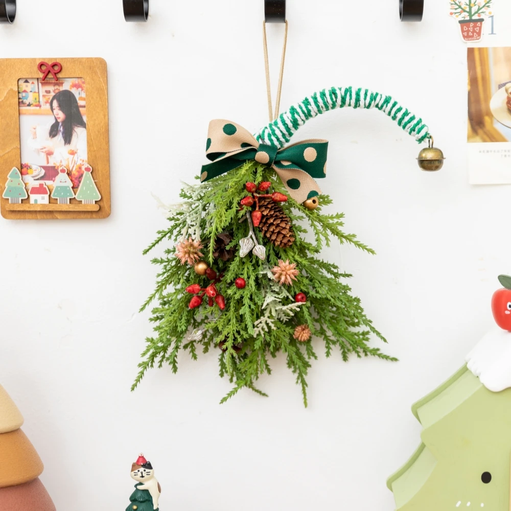 Hiasan Natal Bentuk Topi dari  - Christmas Wreath Fake ulasan dan harga