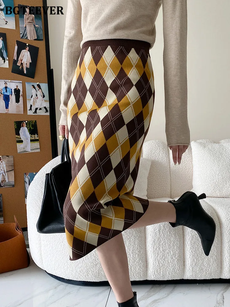 BGTEEVER Vintage Thicken Warm Argyle Knitted Skirts Women Autumn Winter Elastic Waist Pencil Sweater Skirts Female