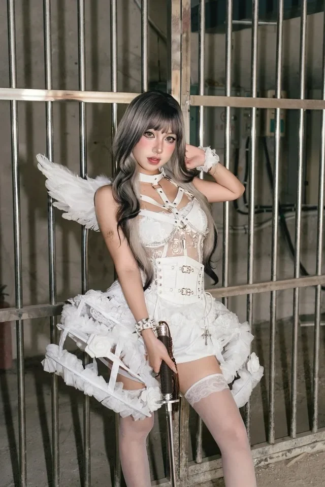 

Original Heavy Handmaking Gothic White Bandage Fishbone Slim Tube Top Girdles Sheath Pearl Beading Birdcage Bottom Clothes Set