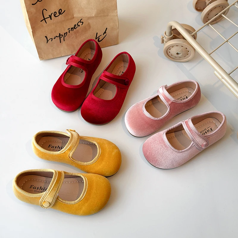 

Новые ретро-туфли из бархата в корейском стиле, универсальные, на все сезоны, с низким вырезом, милые, для девочек, весна-осень, размеры 23-35 (модель 2026 года)