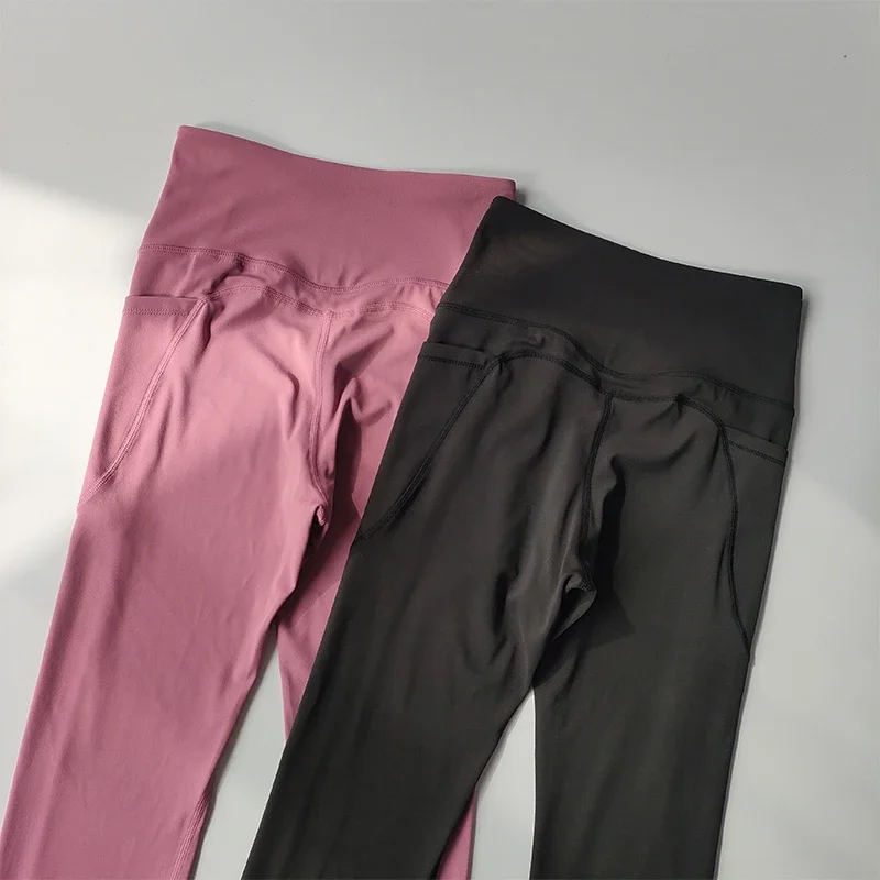 Hochintensives Farbblockierendes Cross-Back Integriertes Yoga-Set 2-teilig Sportunterwäsche Hochgeschnittene und Hüftformende Fitness-Leggings – Detail 21