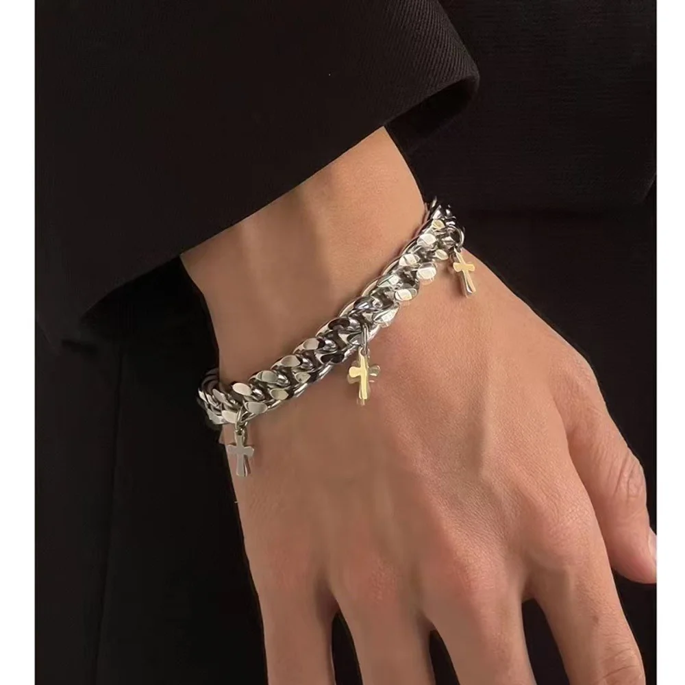 

Titanium Steel Colorfast Cross Men's Cuban Bracelet, A Trendy Brand On Ins, With A Retro And Minimalist Style.