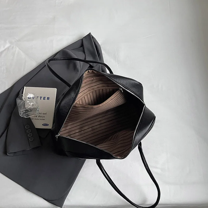 左側大容量 Pu レザーショルダーバッグ女性のための 2025 高級デザイナートートバッグ女性ブランドレトロシンプルなハンドバッグ