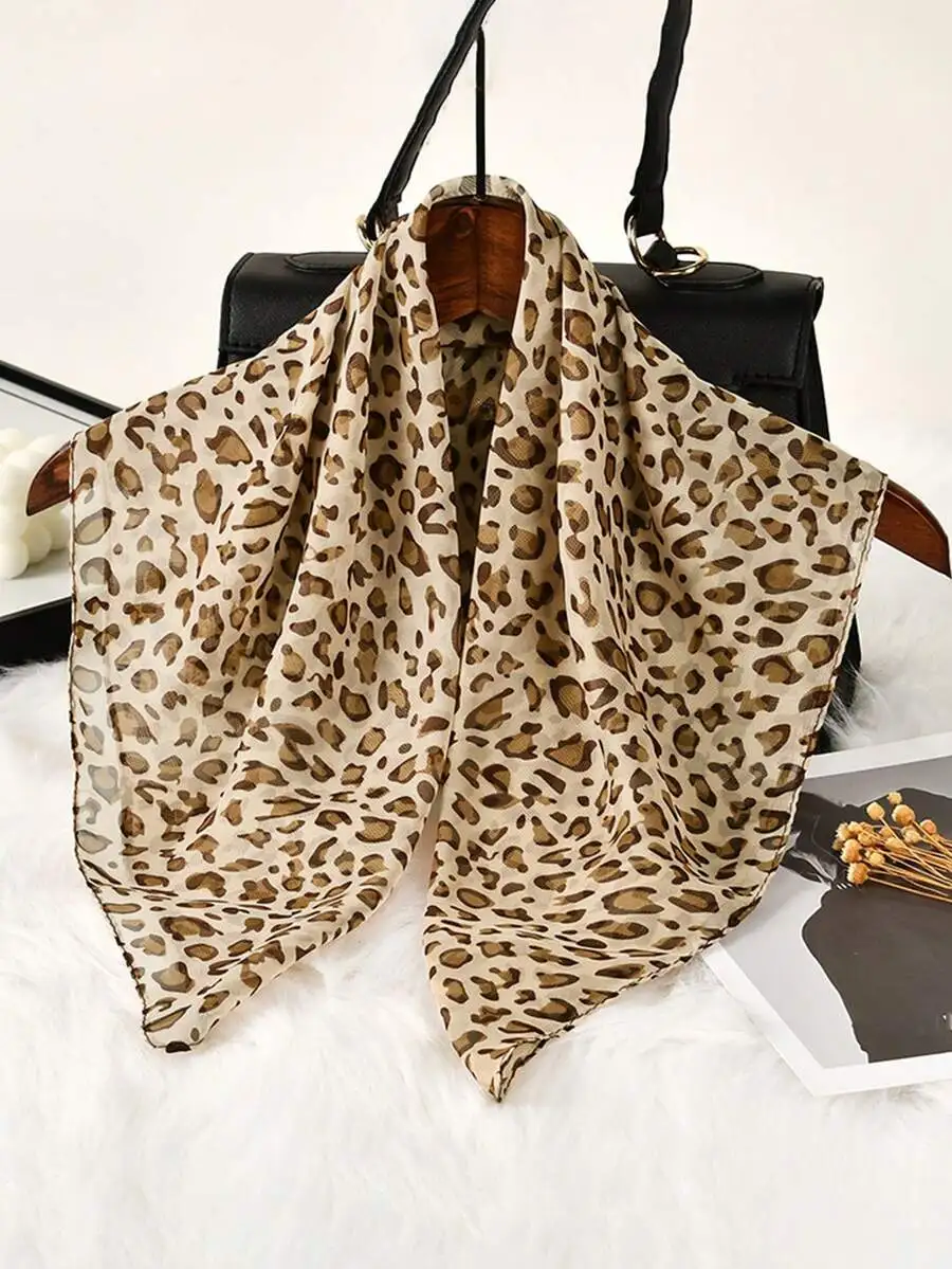 1pc Women's 2026 Classic Leopard Print 70*70cm Silk Scarf, Versatile Sunscreen Headscarf For Casual Daily