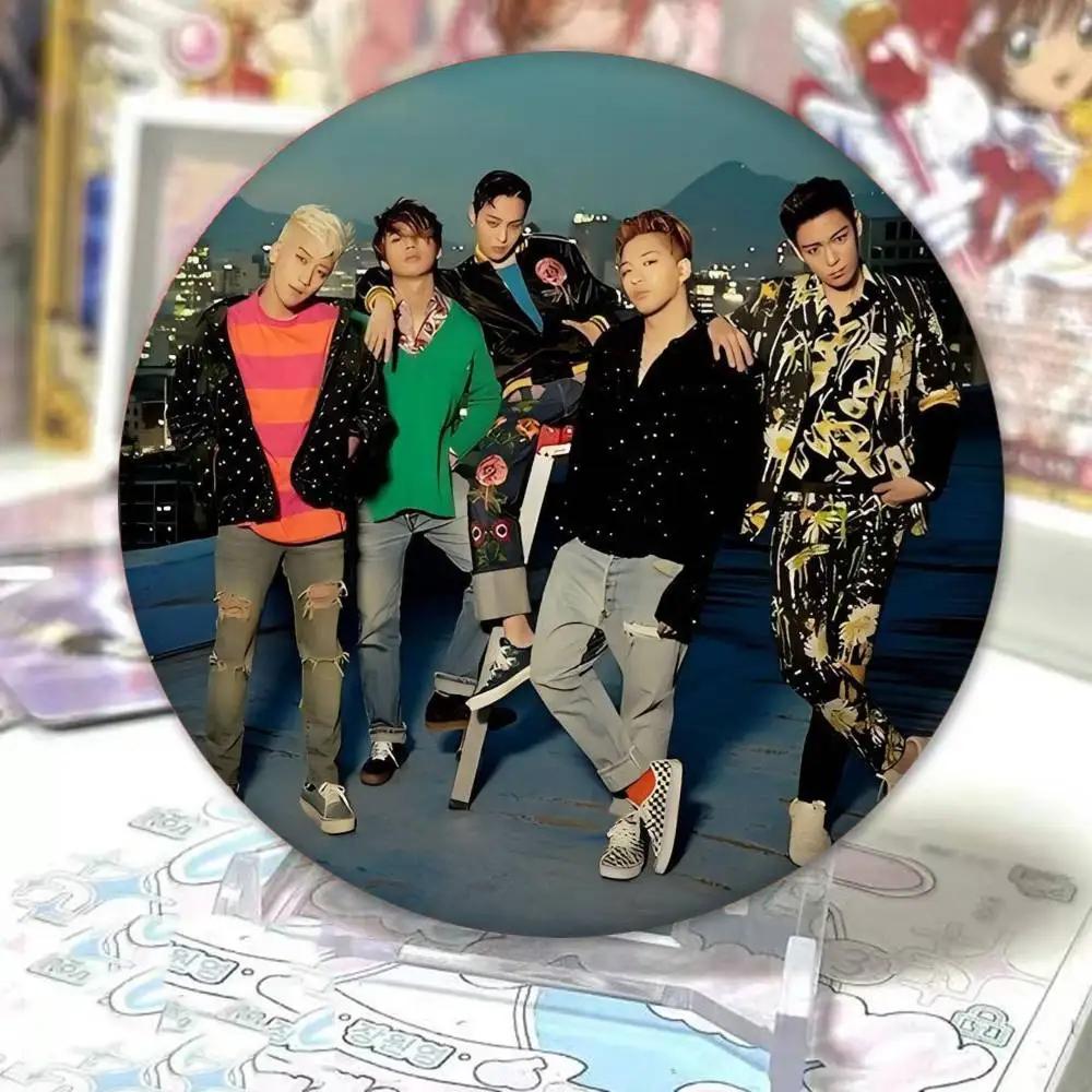 K-Pop Group BIGBANG شارات دبابيس كرتونية دبابيس مصنوعة يدويًا لحقيبة الظهر مجوهرات اكسسوارات شارة الهدايا