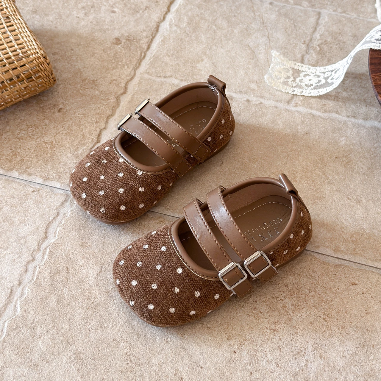 2026 New Girls Leather Shoes Fashion Polka Dot Printed Kids Causal Ballet Shoes Versatile Children Princess School Flat Shoes