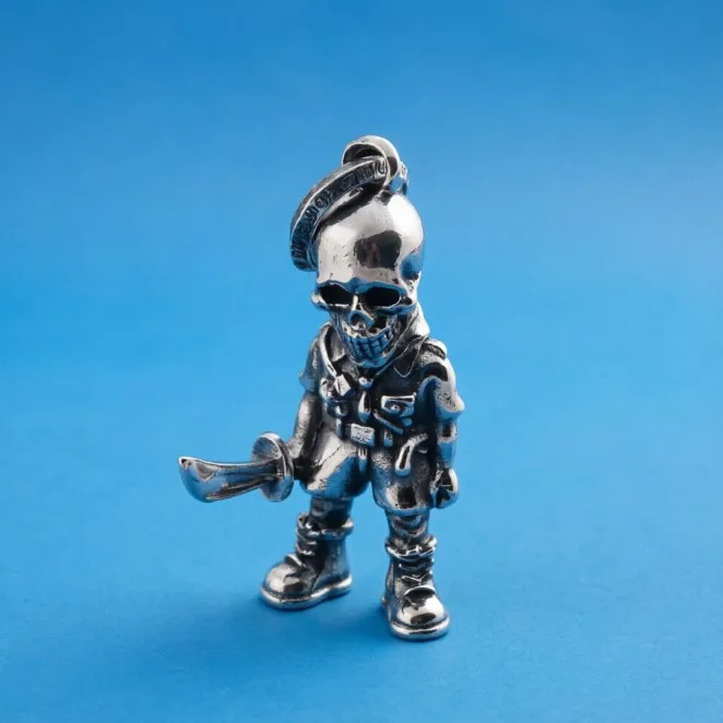 925 sterling silver ornament stylish pendant Thai silver personality creative skull soldier pendant with knife