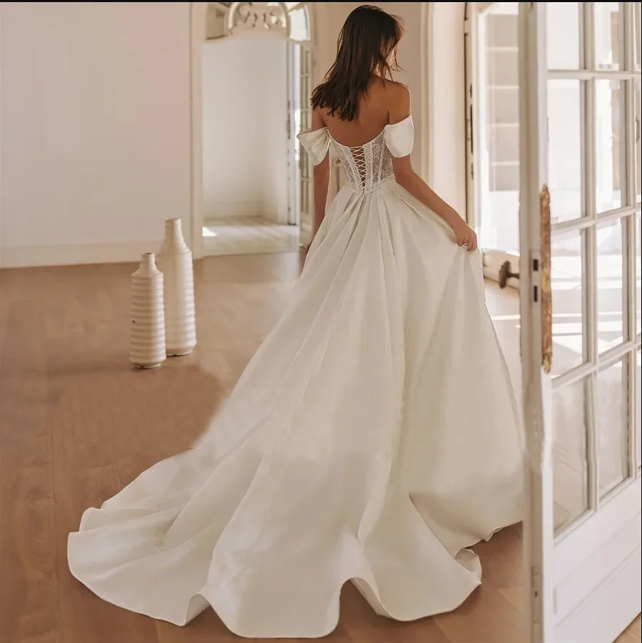 تخصيص الحبيب مع الدانتيل مشد تصميم كاب كم فستان الزفاف ألف خط الجانب جيب عارية الذراعين الدانتيل يصل فساتين السهرة