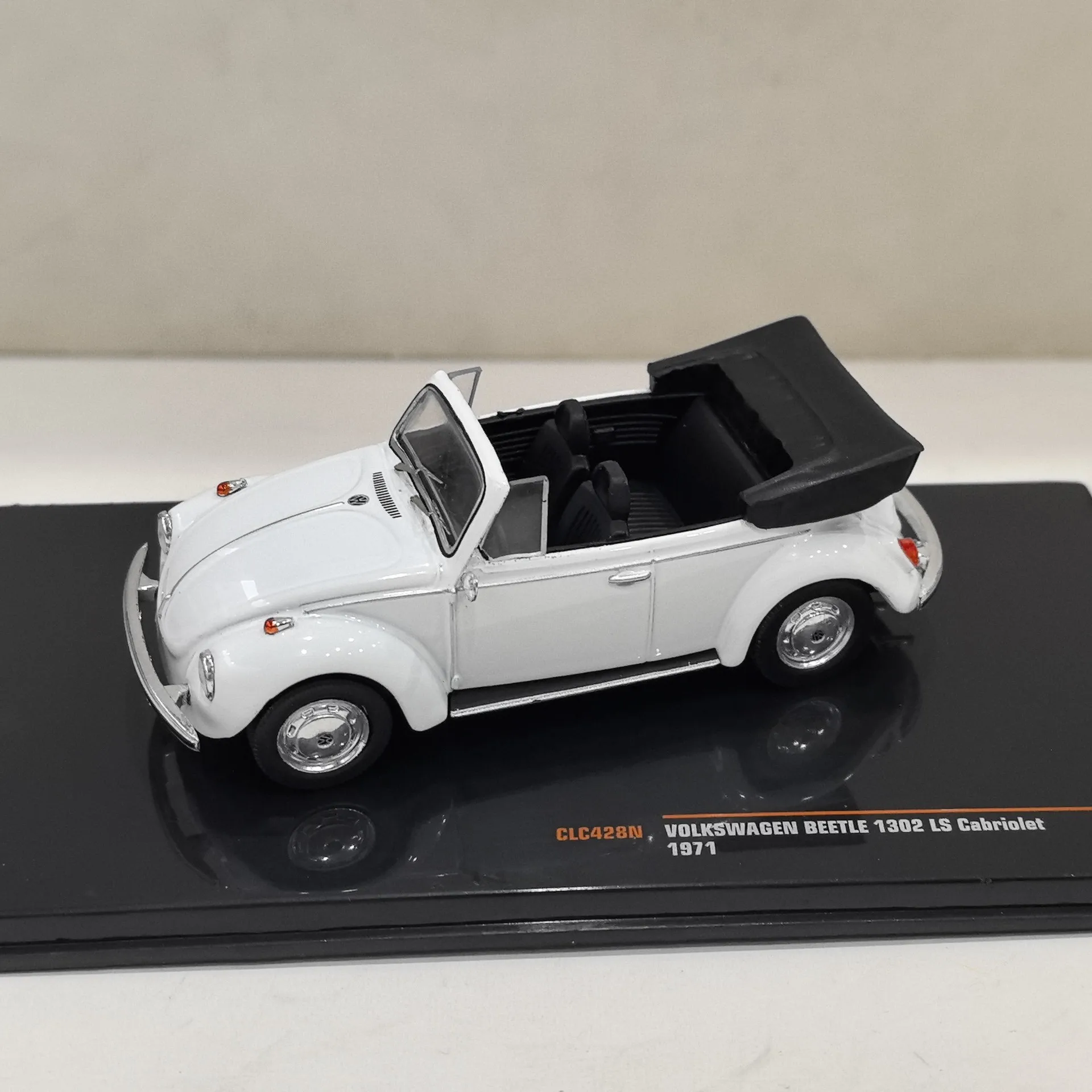 다이캐스트 IXO 1:43 스케일 VW BEETLE 1302 LS 1971 VW 합금 자동차 모델 소장 장난감 선물 기념품 디스플레이 장식품