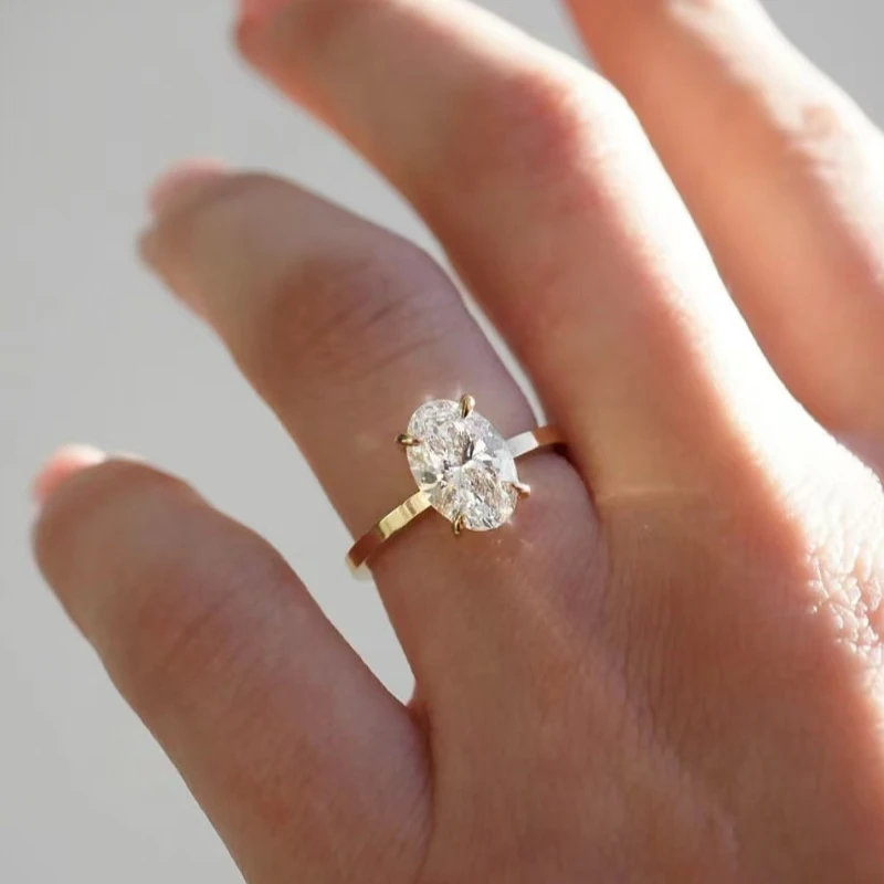 

Classic S925 Sterling Silver 2.5CT Oval Moissanite Ring Fine Jewelry Plated with 18k Gold Suitable for Gift Giving Anniversary