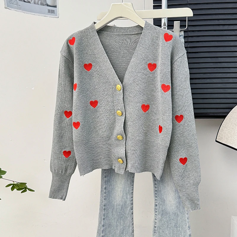 

Sweet Heart V-neck Long Sleeve Knitted Shirt Women's Autumn Design Sense Thin Sweater Cardigan Fashion Loose Bottoming Top