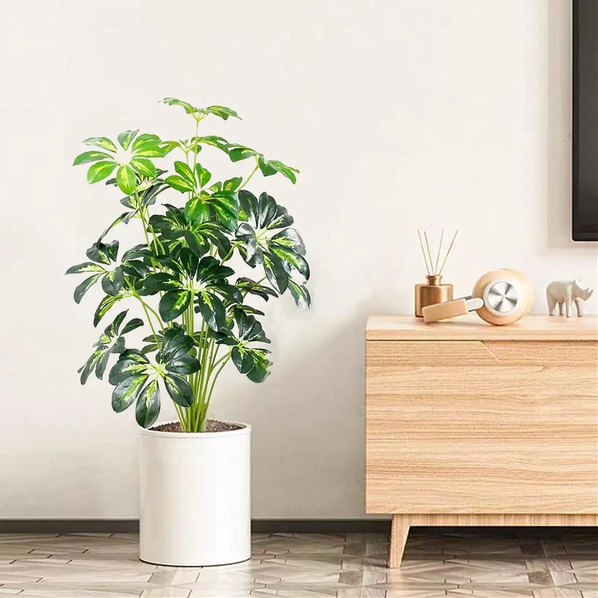 

Artificial Plants Large Fake Palm Tree 70CM18 Leaves Plastic Tropical Banyan Tree Home Living Room Party Decoration Accessories