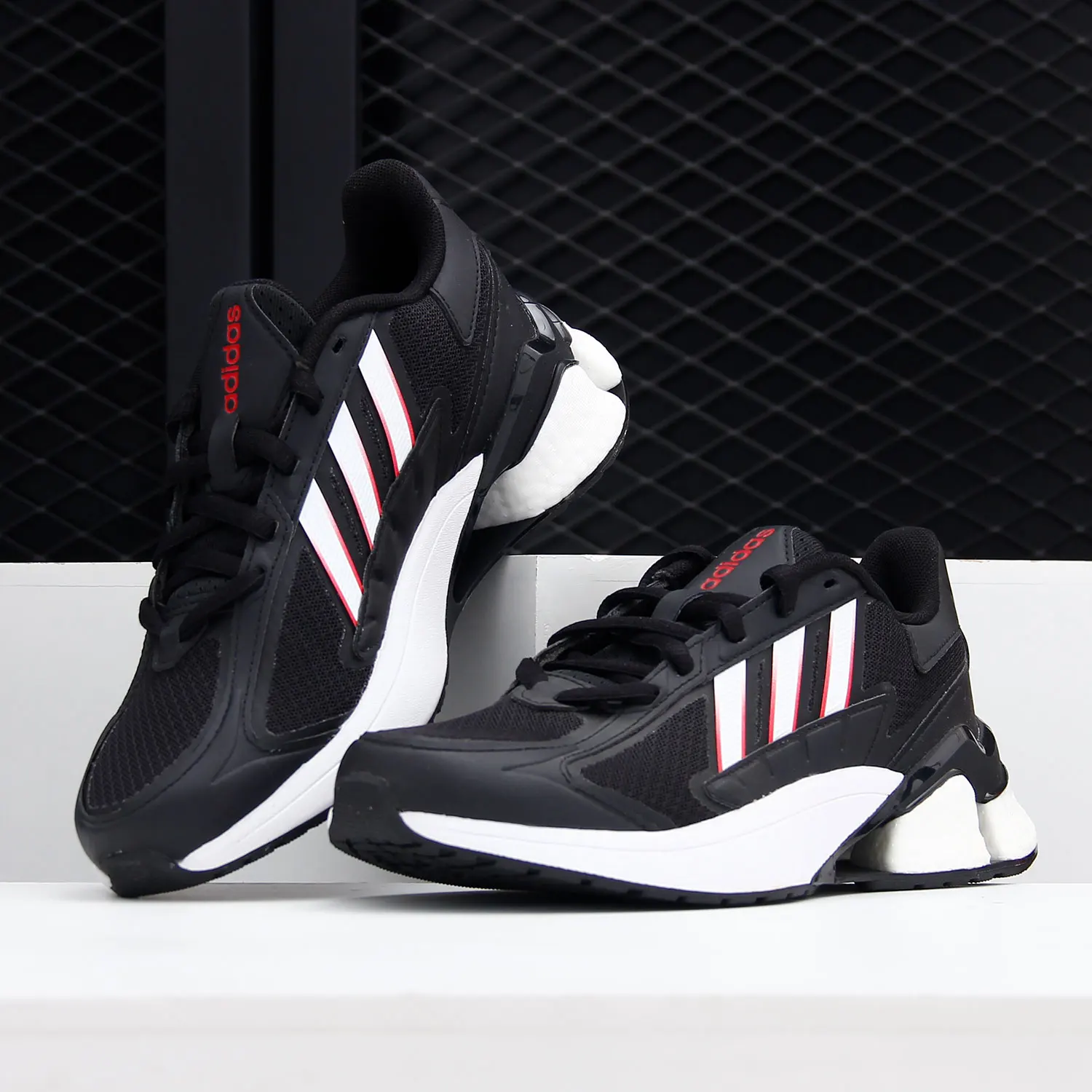 Immagine 3: Scarpe da corsa sportive durevoli e traspiranti unisex Adidas A3 BOOST FZ3549