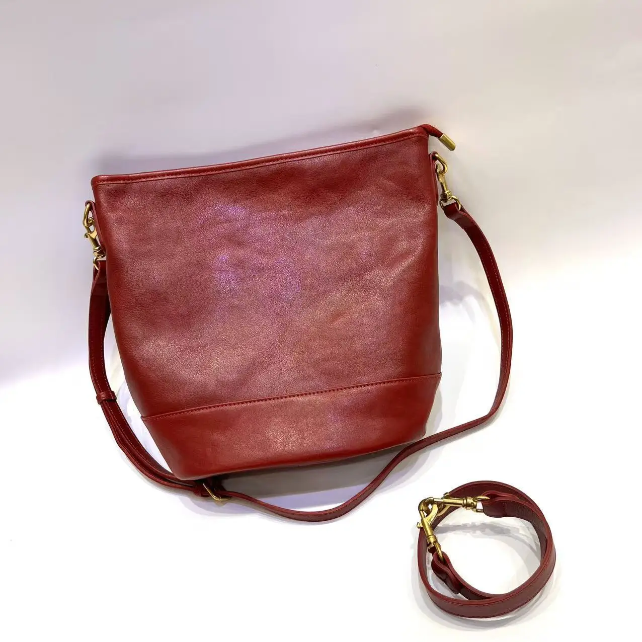 

Women's Genuine Leather Handbag: Top-Grain Vegetable-Tanned Leather, Urban Minimalist Bucket Bag