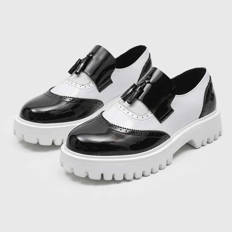 

New Men Derby Shoes Thick-soled Fringed Black White Leather Shoes Fashionable Versatile One-piece Loafers Sizes 38 - 46