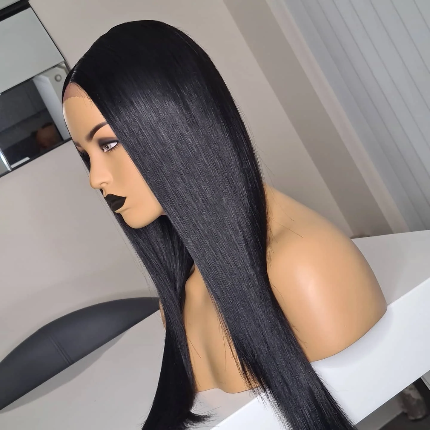 

Natural Black Color Silky Straight Synthetic Hair 13x4 Transparent Lace Front Wigs for Women Glueless 180Density Long 26Inch Wig