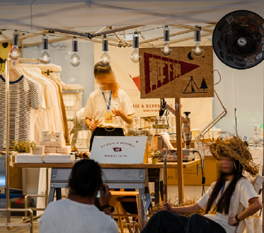 

Amping Light Versatile Shapes Large Capacity Lithium Battery 500mA Long Life High Photovoltaic Efficient Lighting Solution