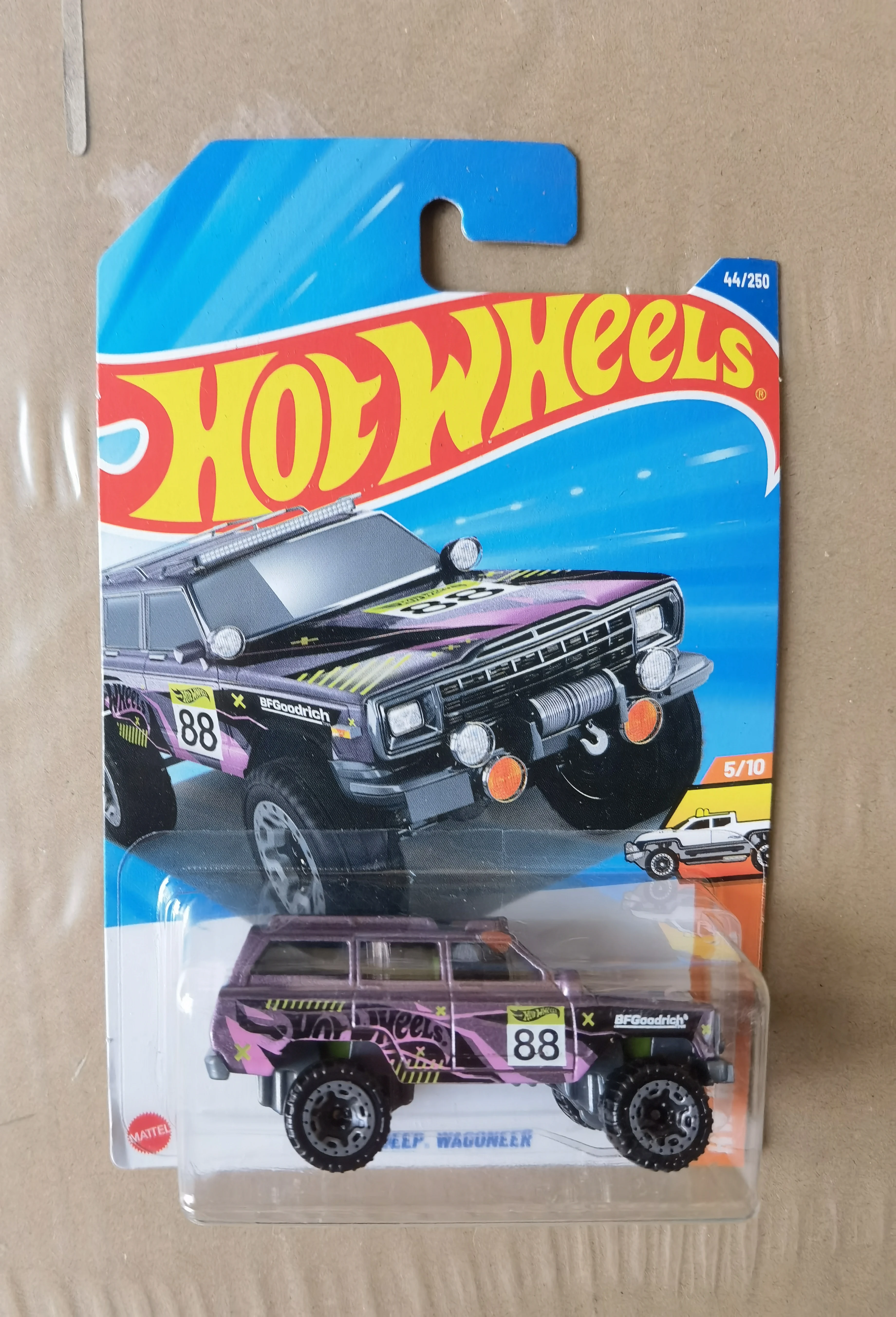 25B-44 JEEPWAGONEER