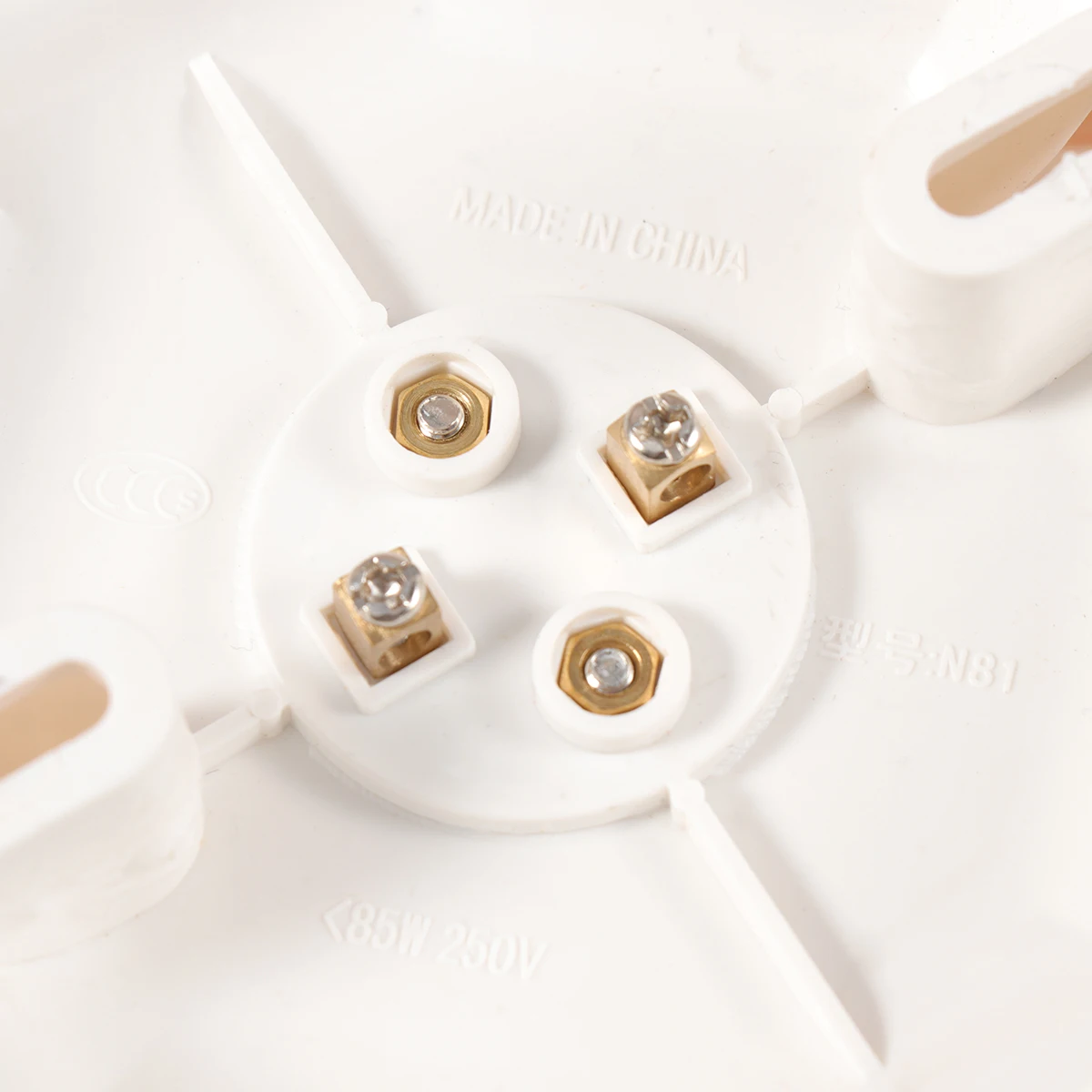 

2pcs E27 Screw Lamp Holder Octagon Light Base 250V 6A Lamp Socket For Hallway Living Room Restaurant Lighting Fixture Adapter