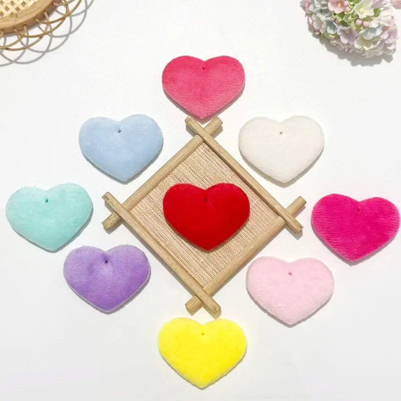 50 Stück 3,8x4,5cm Doppelseitige Filz-Herzen mit Loch für DIY-Bastelarbeiten - Schals, Handschuhe, Socken, Dekorationszubehör – Detail 1