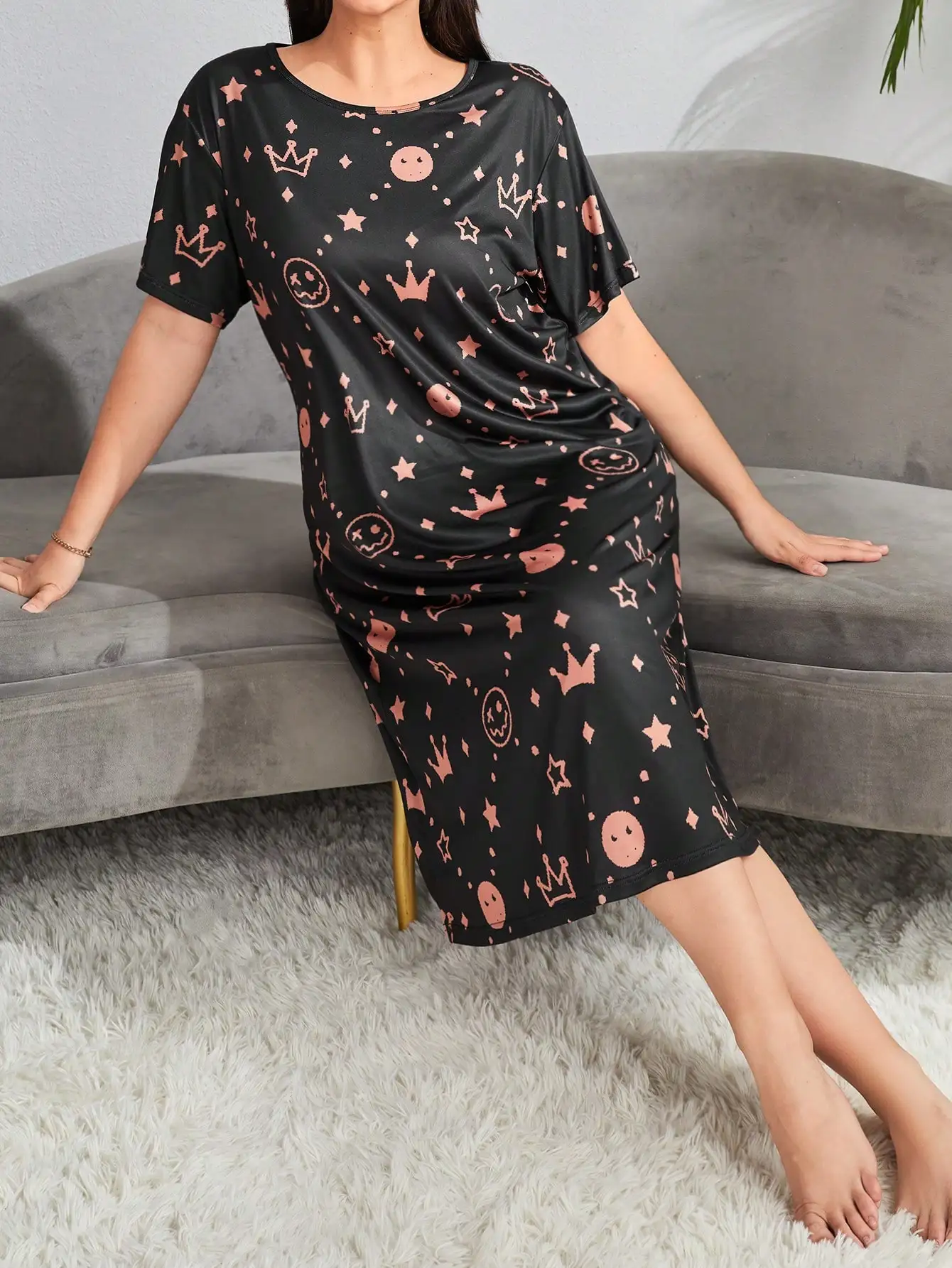 Large size women\'s pajamas home clothing casual round neck smiling face crown short sleeved pajama skirt