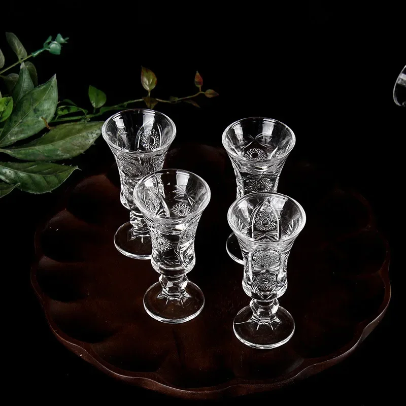 

6pcs/Set Whisky Brandy Small Cup Chinese Style White Spirit Glasses 34ml Glass Crystal Goblet for Family Party Night Bar