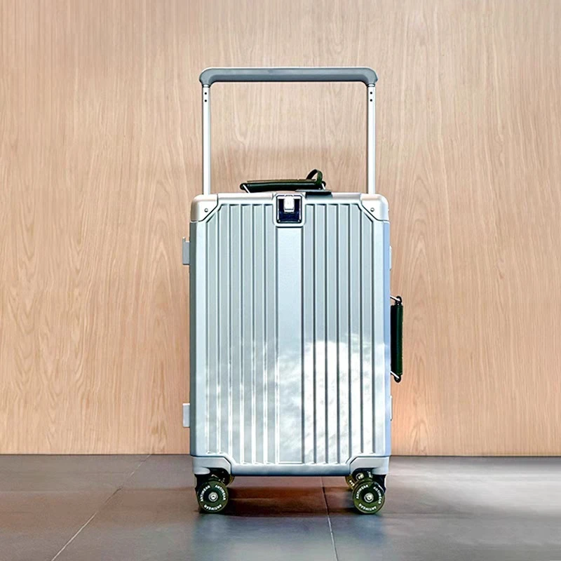 2025 Nieuwe schaatswielbagage 20 inch instapkoffer 24 inch reiskoffer Premium wachtwoordbox Duurzame trolleykoffer