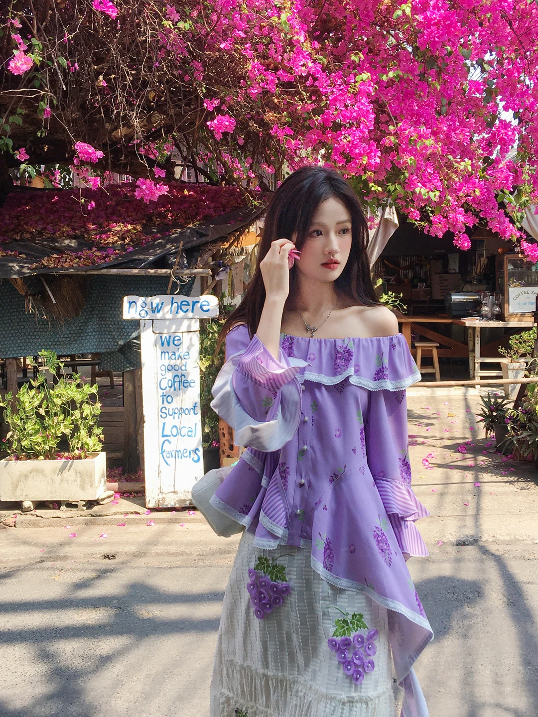 

Женская рубашка Gula Liangpin Original с асимметричной отделкой, рукавами-колокол и открытыми плечами, в нежном стиле, свободного кроя, из тонкого летнего материала