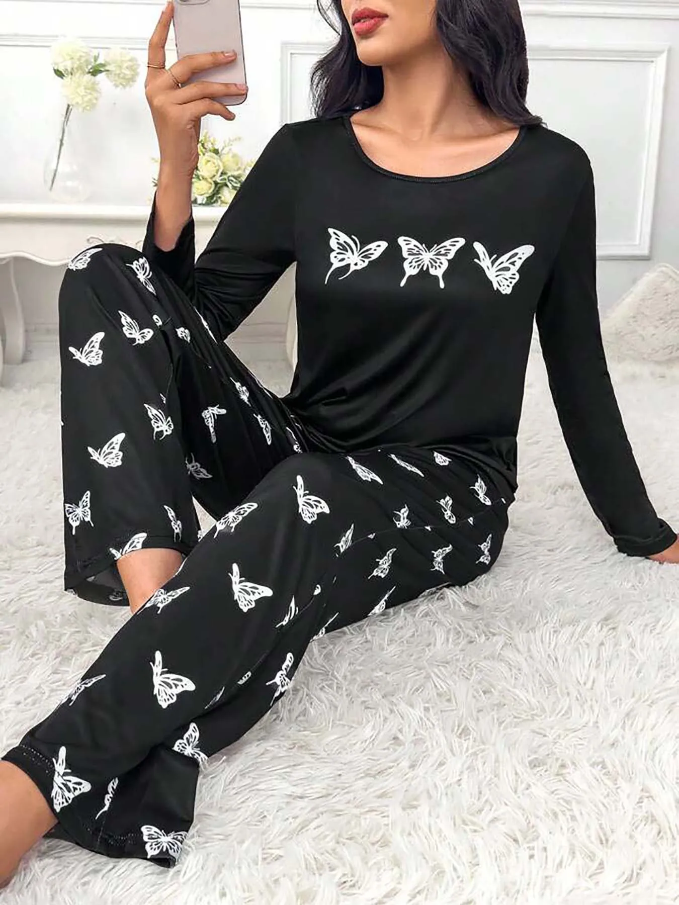 Butterfly print black crew neck long sleeve and pants casual and comfortable women\'s pajama set