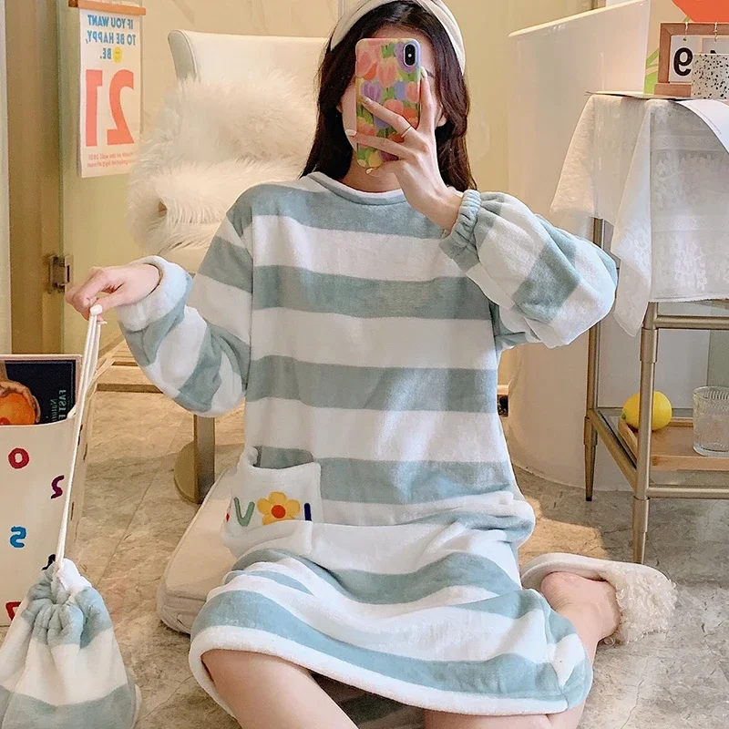 Young Girl Warm Flannel Nightdress Long Sleeve Autumn Winter Nightgowns & Sleepshirts Women Sleepwear Shirt Home Wear Clohtes