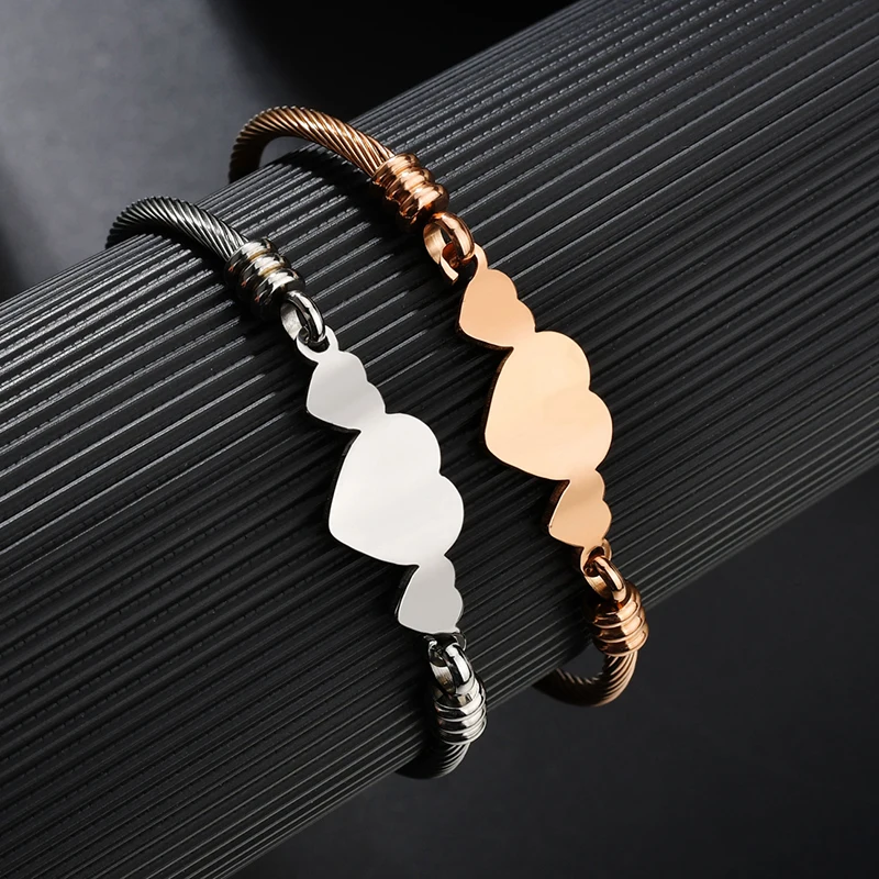 Romantic Engraved Name Letter Customized 3 Hearts Bracelet for Women Child Stainless Steel Personalized Wire Bangle Jewelry Gift