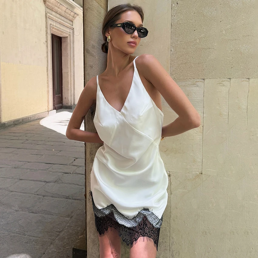 Linad セクシーな V ネックサテンスパゲッティストラップドレス夏のストリートシックな背中の開いたレースのドレス女性カジュアルストレートドレス女性 2025