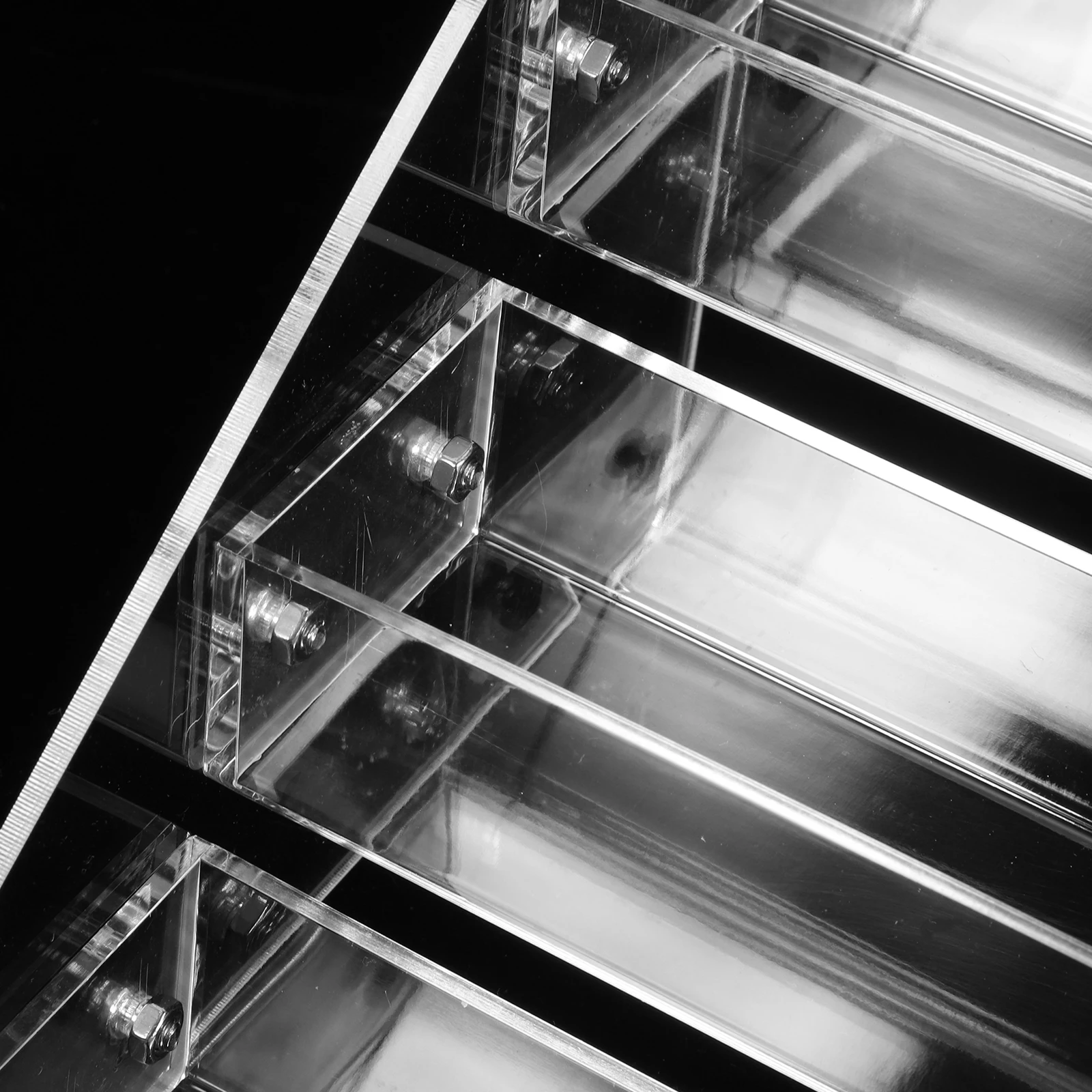 

Multi-layer Desktop Display Rack Shelf Transparent Acrylic Stand for Cigarette Snack Food Storage Space-saving Shop Decoration