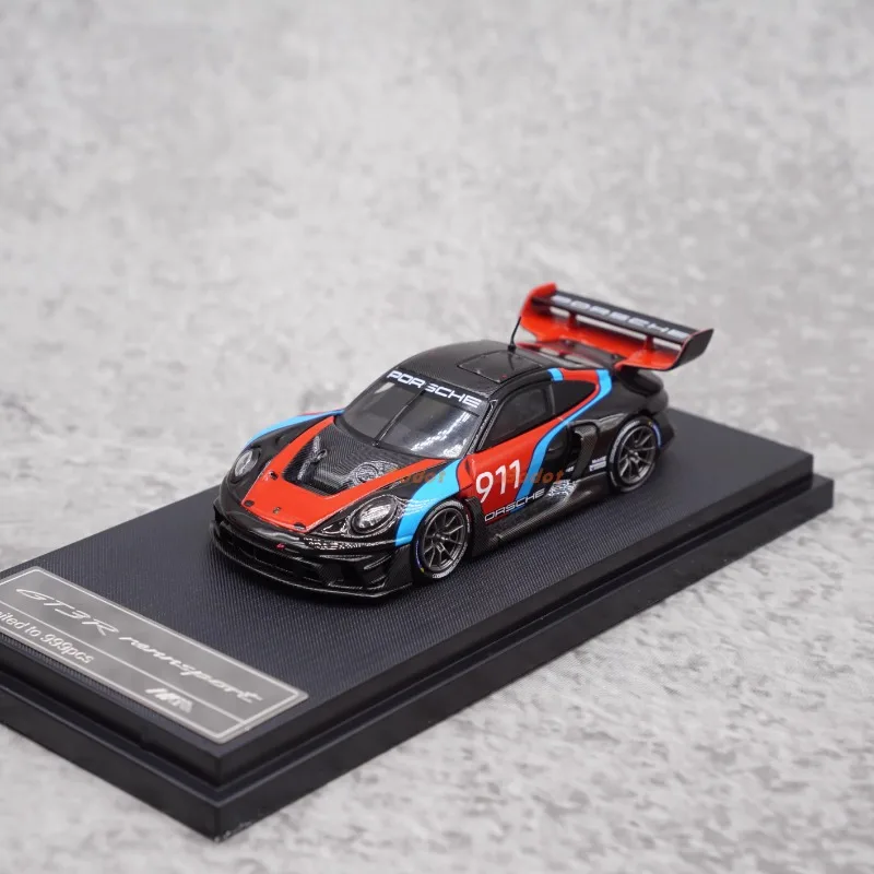 

In stock: 1:64 911 992 GT3 die-cast simulation alloy car model, boys' festival gift toy, adult decorative collectible ornament.