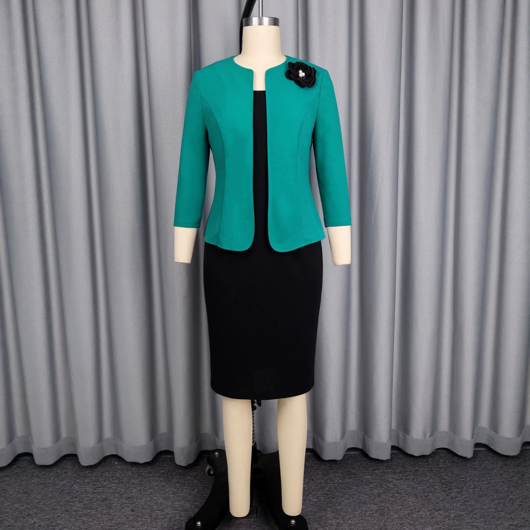 Plus-size Women's Green Three-quarter Sleeve Blazer, Round-neck, Three-dimensional Floral, Short Lady Cloth Cardigan Top Boho La