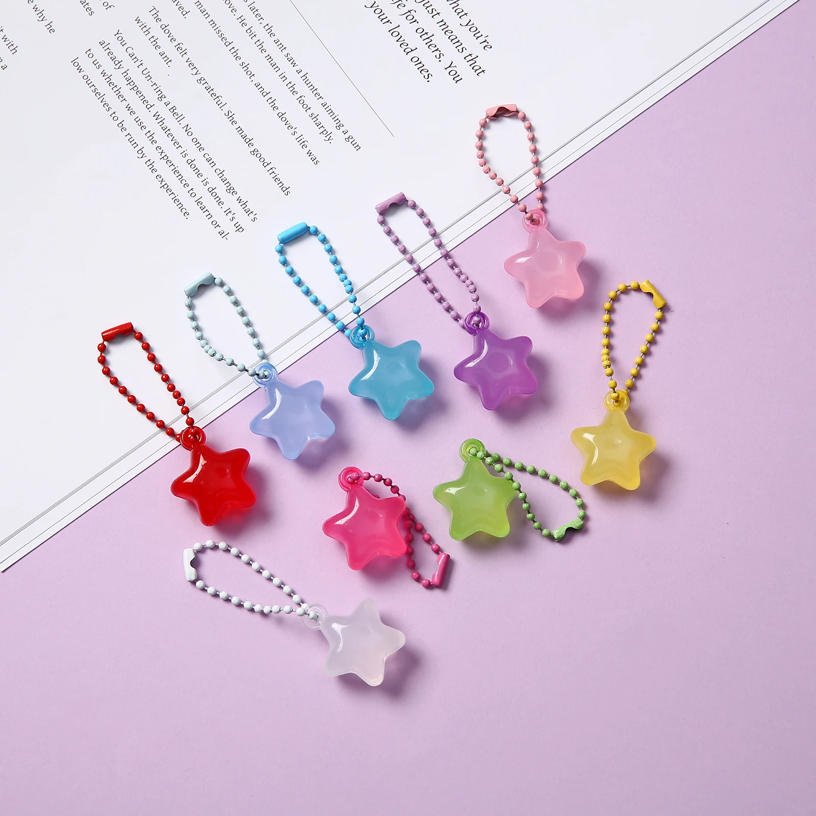 Kawaii Stern-Acryl-Schlüsselanhänger mit Perlenkette – bunter/Pastell-Stern-Anhänger für Taschen/Telefone, ästhetisches Y2K-Modeaccessoire,