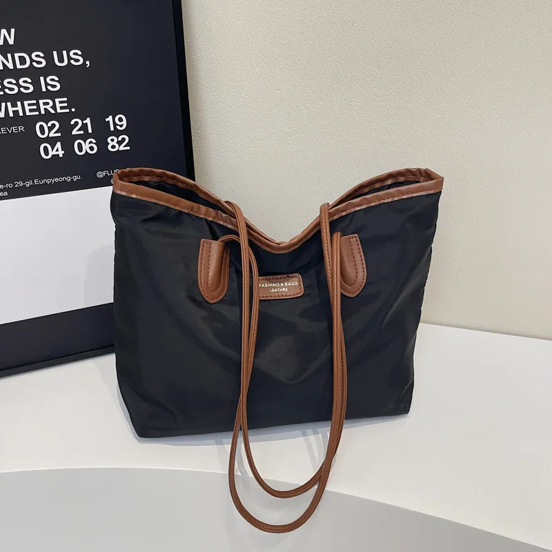 Large capacity casual versatile shoulder bag premium commuter tote bag