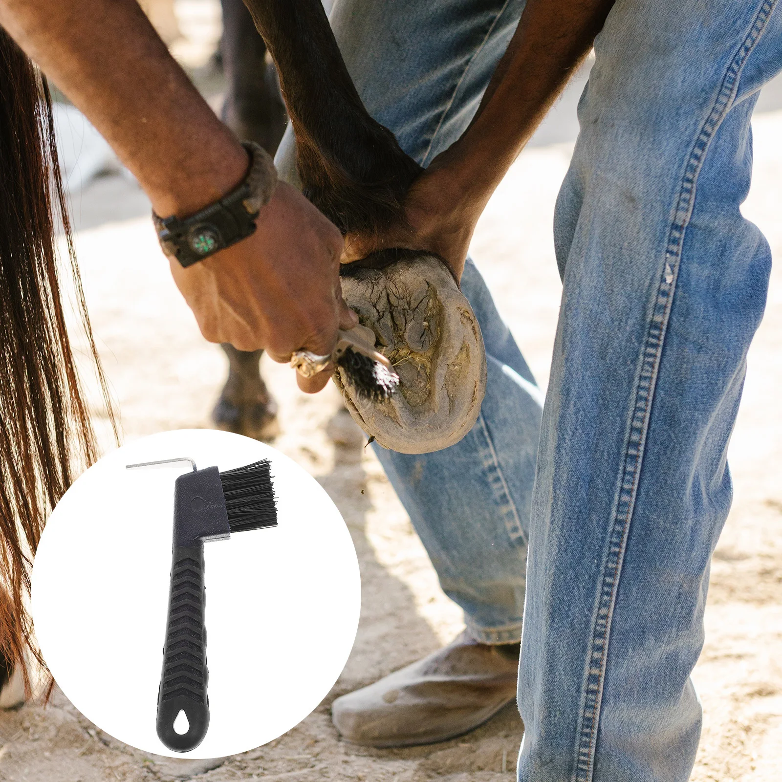 

Stainless Steel Hoof Pick Durable Nylon Brush Soft Grip Handle Horse Grooming Tools Care Accessories Riding Supplies