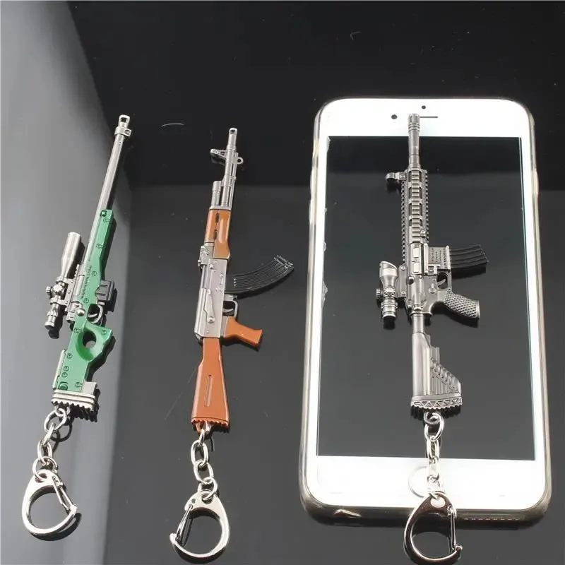 1 قطعة PUBG مسدس لعبة المفاتيح ، لعبة معدني AWM 98K بندقية نموذج قلادة llaveros سيارة مفتاح سلسلة سيارة كيرينغ هدية للرجال الأولاد