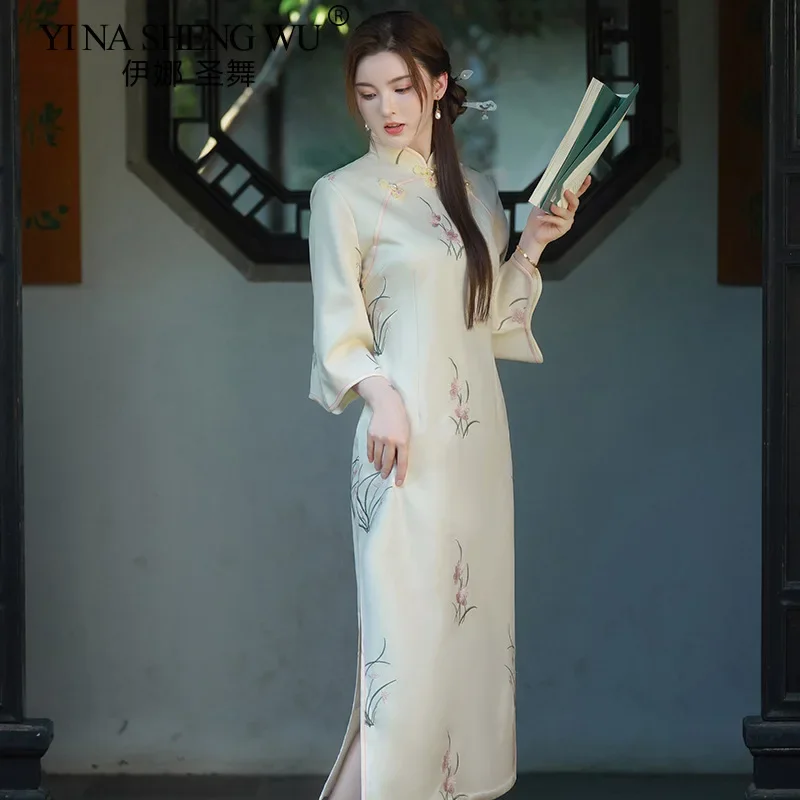 

Autumn New Chinese Traditional Cheongsam Long Sleeve Retro Stand Collar Elegant Embroidery Cheongsam Loose Dress Large Size 3XL