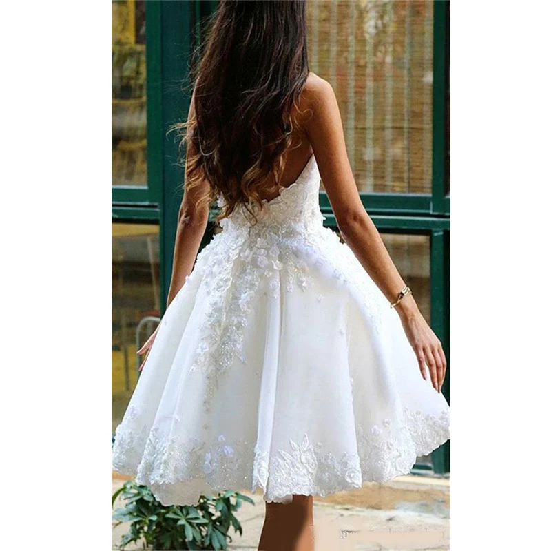 

IRIDESCENT White A-Line Short Sweetheart Homecoming Dresses Knee Length Backless With 3D Flowers Cocktail Party Prom Dresse