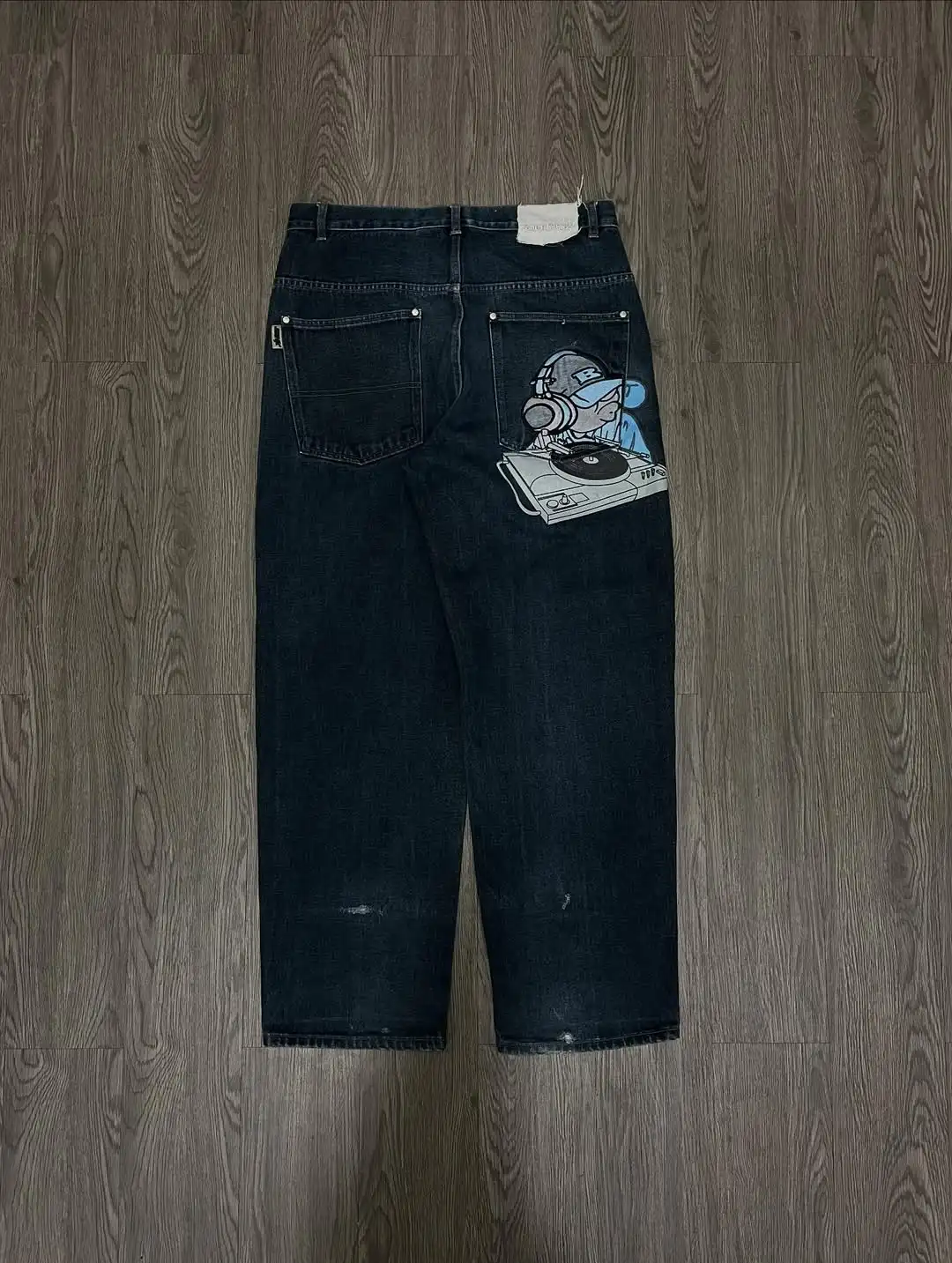 

Джинсы с высокой талией, карманами и ретро-рисунком, классические универсальные прямые брюки, необходимые в повседневной жизни.