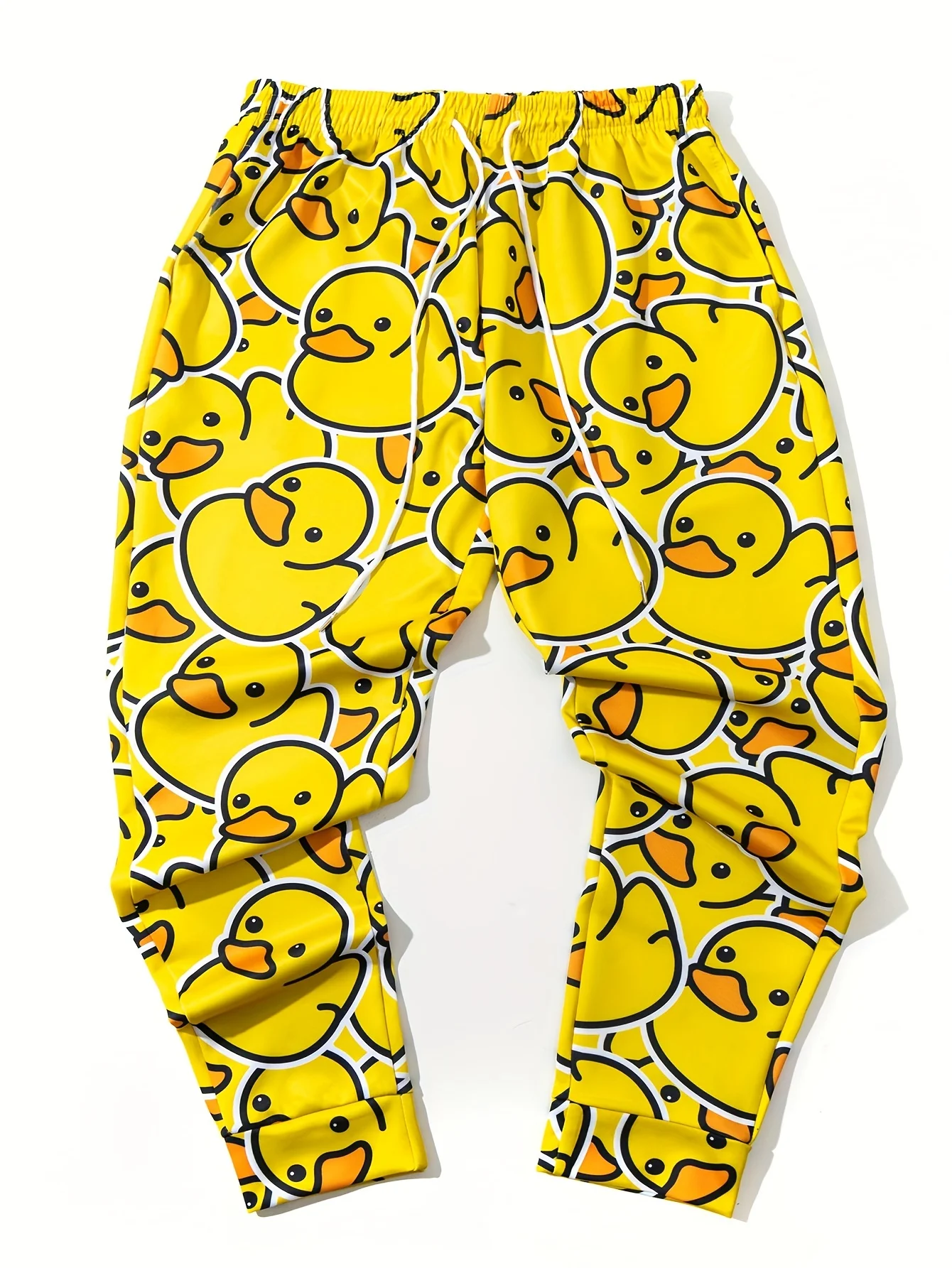 

Новые мужские брюки на весну и осень 2025 – это удобны, мягкие, повседневные и модные с принтом «Маленькая желтая утка».