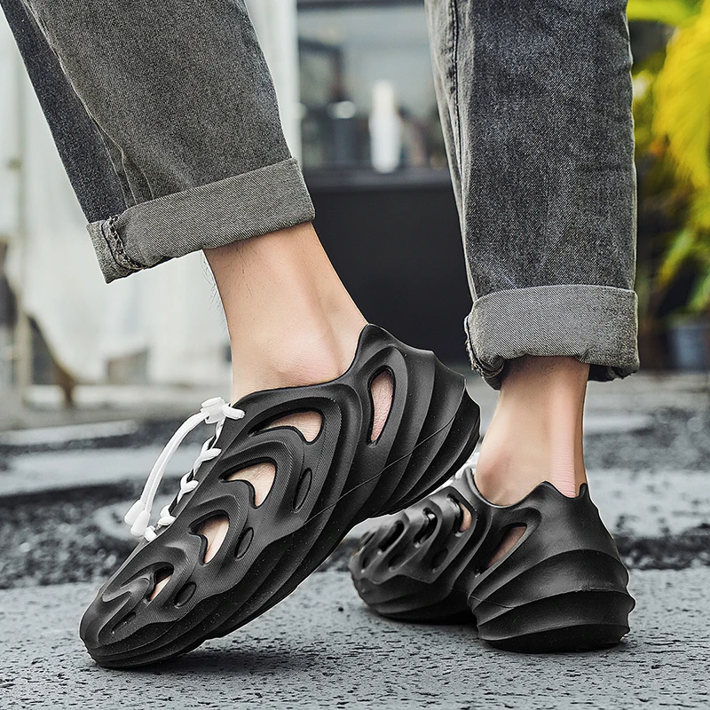 Mens Summer Black Flats Designer Platform Beach Sandals Slippers for Men Home Outdoor Clogs Garden Water Casual Shoes Footwear