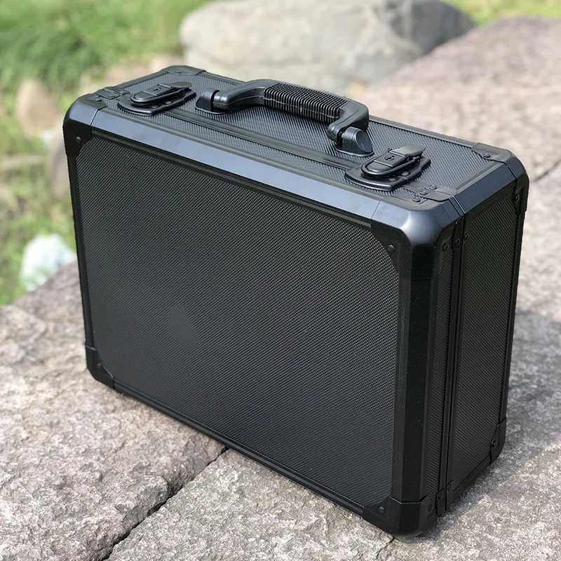 Großer tragbarer Werkzeugkasten aus Aluminiumlegierung, schwarze Mustervitrine für Instrumentenausrüstung mit stoßfester Aufbewahrungsbox für Schwammkoffer – Detail 5