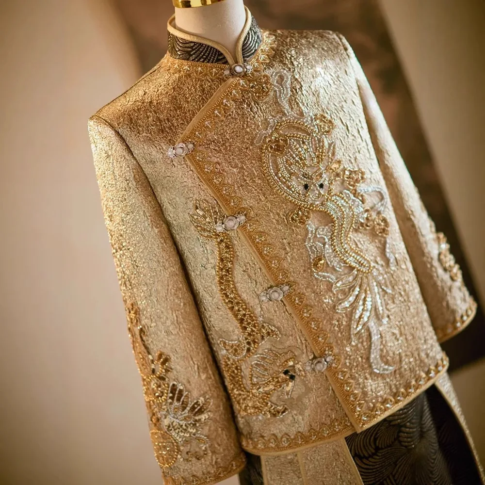 

Luxury New Chinese Style Wedding Groom Costume 2Pcs Tang Clothes Marriage Suit Bride Toast Clothing Sequins Wedding Qipao