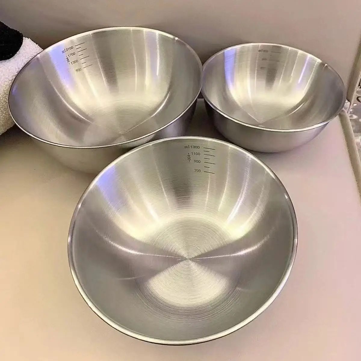 

Stainless Steel Bowl Set with Scale forCooking Baking Food Storage Large CapacityMixing Bowls for Home Kitchen Essentials