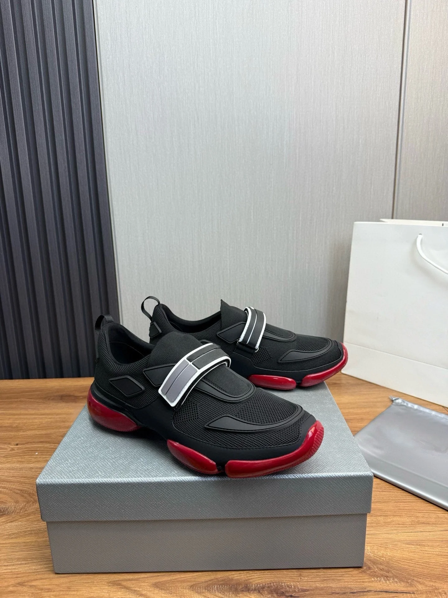 

Элитные спортивные кроссовки для активного отдыха, повседневные кеды унисекс с кожаной подкладкой, идеально подходят для велоспорта