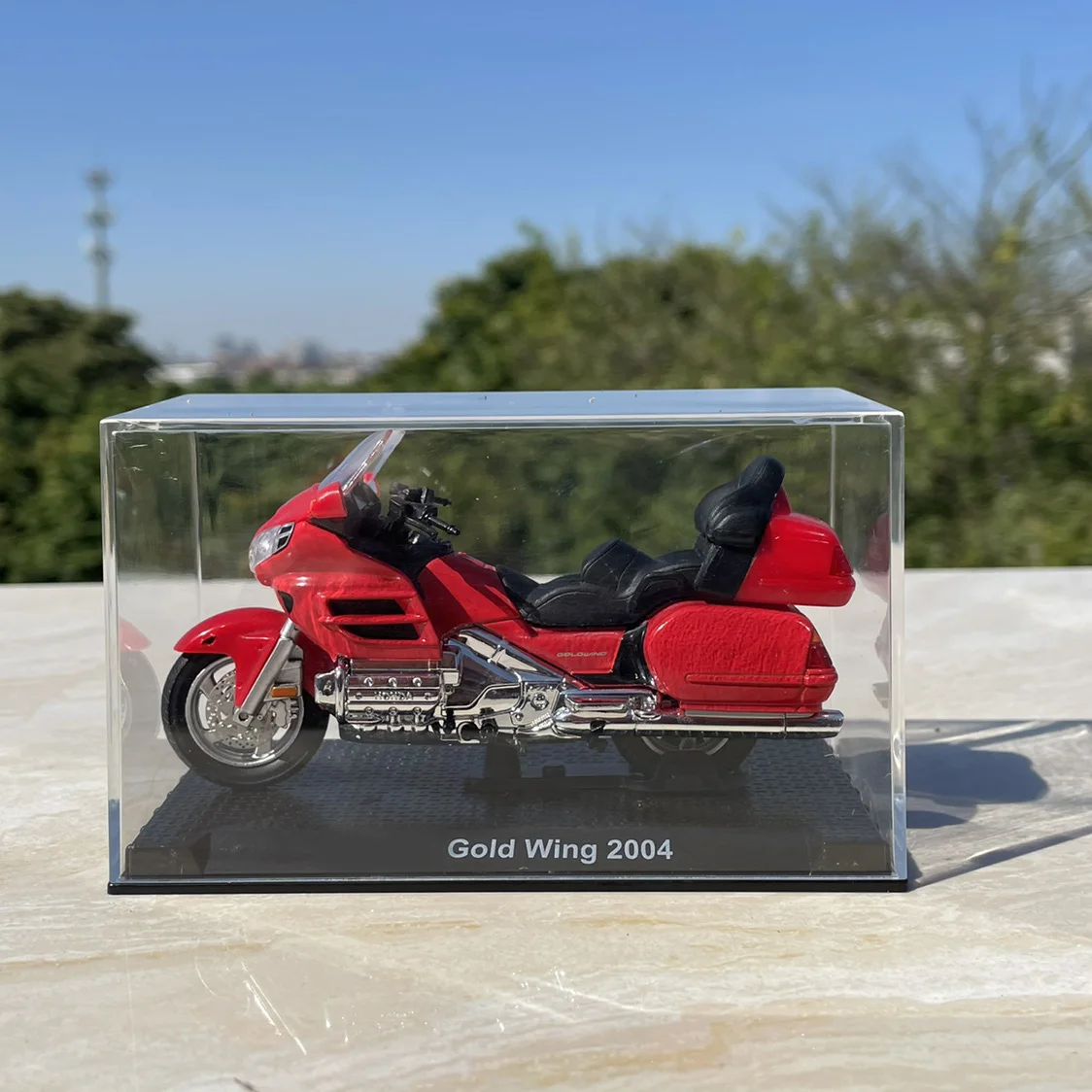

1:24 Gold Wing 2004, модель мотоцикла, красный коллекционный орнамент