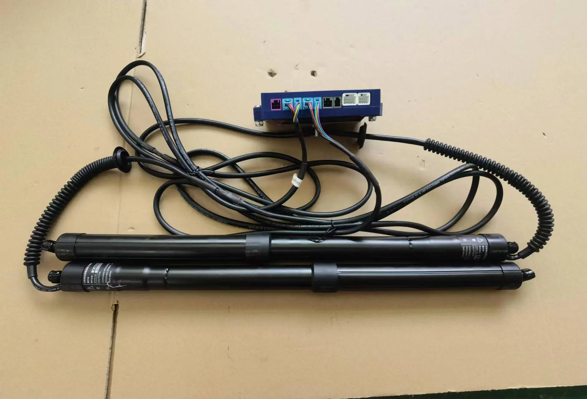 Applies to Vinfast LUX SA Power Tailgate Automatic Kick Sensor Electric Lift System Body Parts